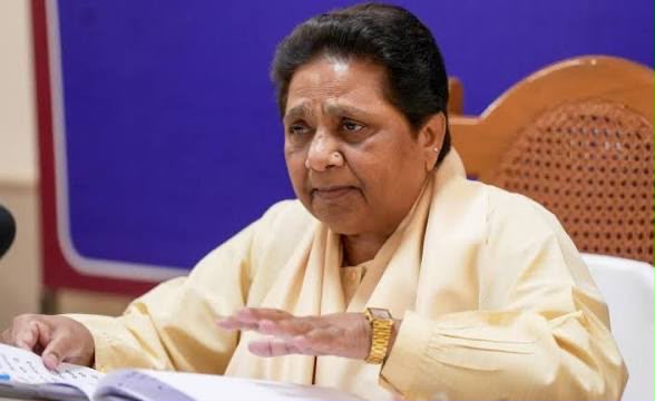 मायावती फिर निकाल सकती हैं आकाश आनंद को BSP से!