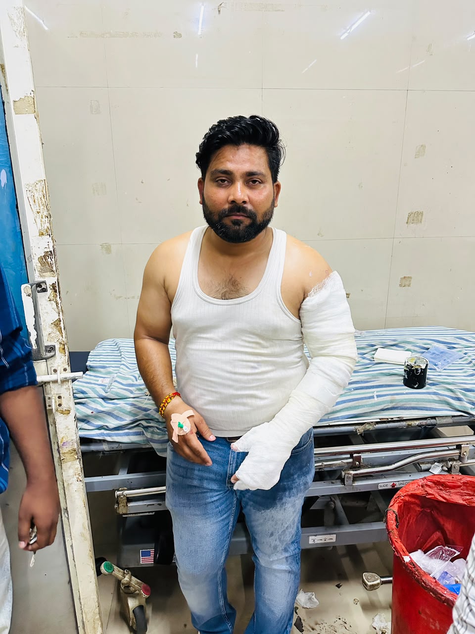 रकाबगंज में खौलते तेल से 3 लोग झुलसे, जातिसूचक शब्दों से अपमान का भी आरोप!